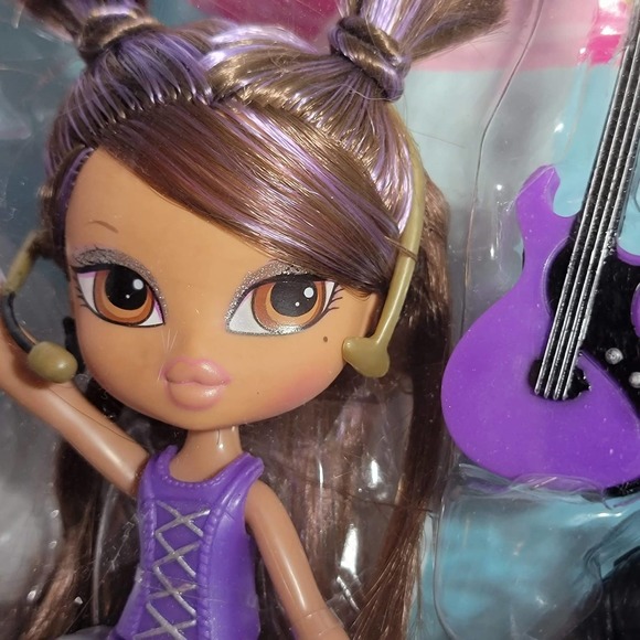 Rare Yasmin BRATZ KiDZ Concert Snap-On Fashion NIB packaging damaged - Picture 1 of 16